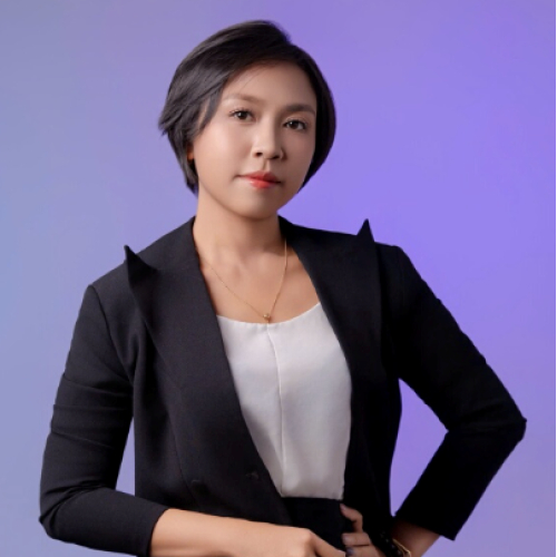 Bà Nguyễn Phạm Thụy Hoàng Dung